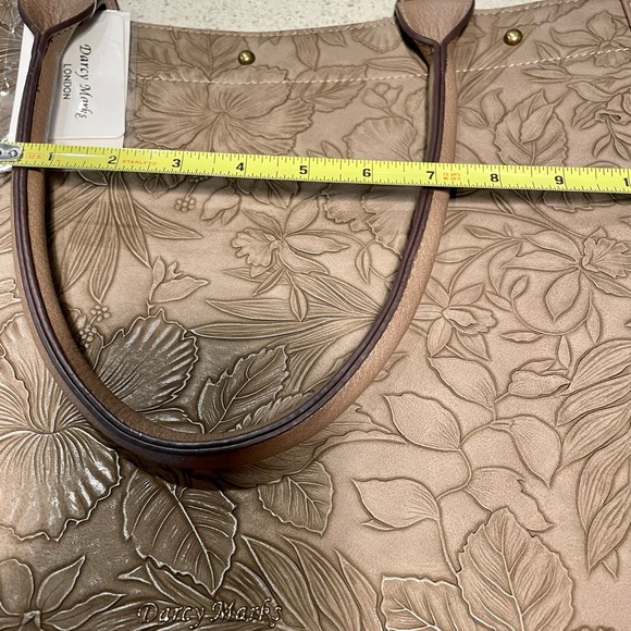 DARCY MARKS LONDON TAN LARGE TOTE - Picture 11 of 16